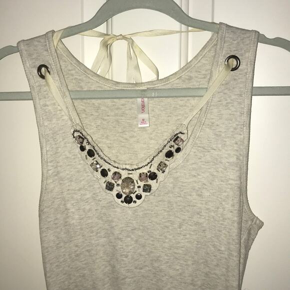 Beige tank top w detachable embellished medium - Picture 2 of 4